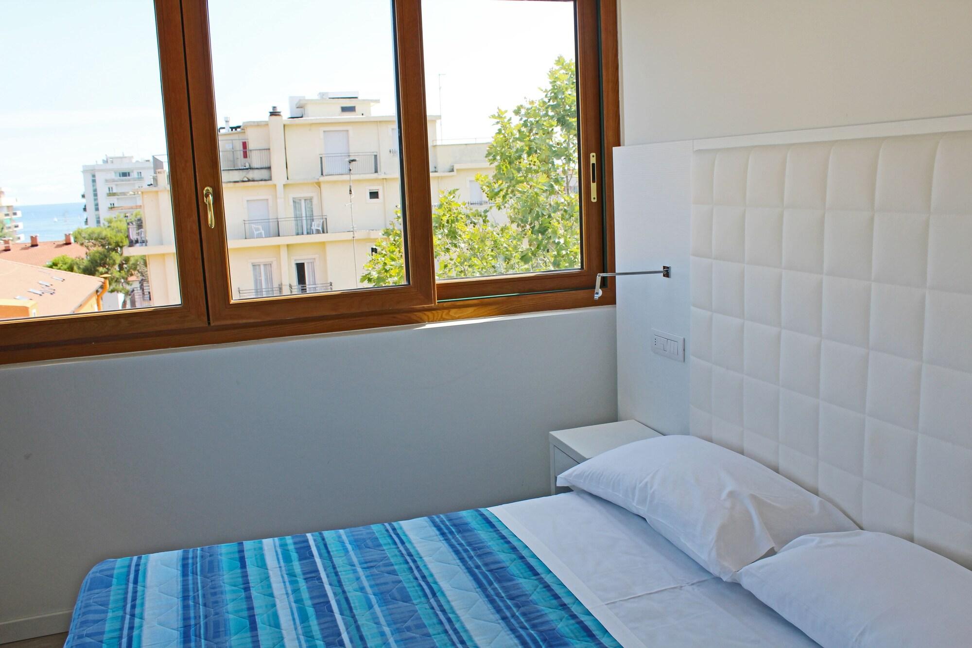 Hotel Saint Tropez リッチョーネ エクステリア 写真