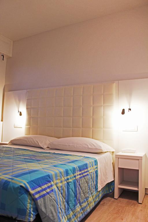 Hotel Saint Tropez リッチョーネ エクステリア 写真