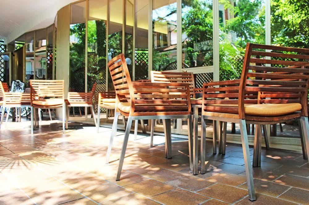 Hotel Saint Tropez リッチョーネ エクステリア 写真