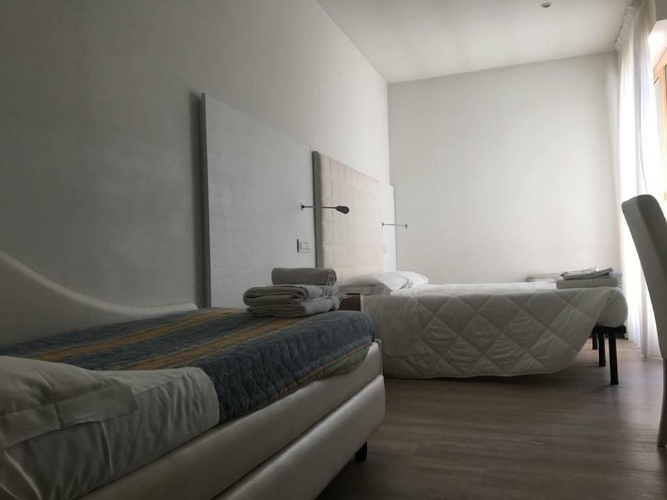Hotel Saint Tropez リッチョーネ エクステリア 写真