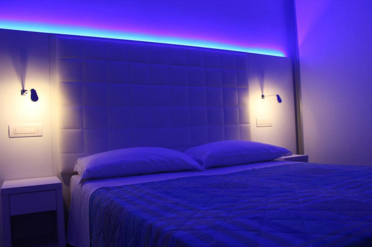 Hotel Saint Tropez リッチョーネ エクステリア 写真